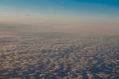 bulutlar düzlem gökyüzü manzara içinde gün batımında