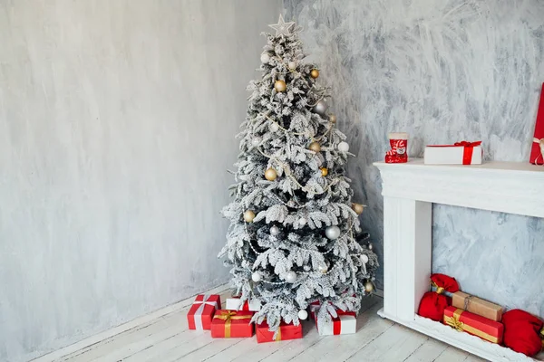 Jul bakgrund julgran med gåvor för det nya året — Stockfoto