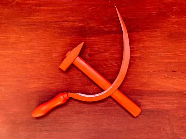 Rode sikkel en hamer symbool van communisme Sovjet-Unie geschiedenis van Rusland — Stockfoto