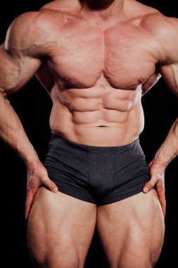 Erkek vücut geliştirme sporcusu kaslı pazı forması