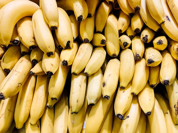 lots of ripe bananas to eat like a background