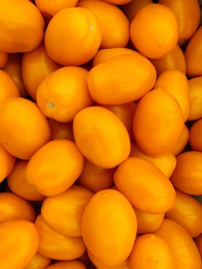 Yemek için bir sürü olgun kırmızı domates.