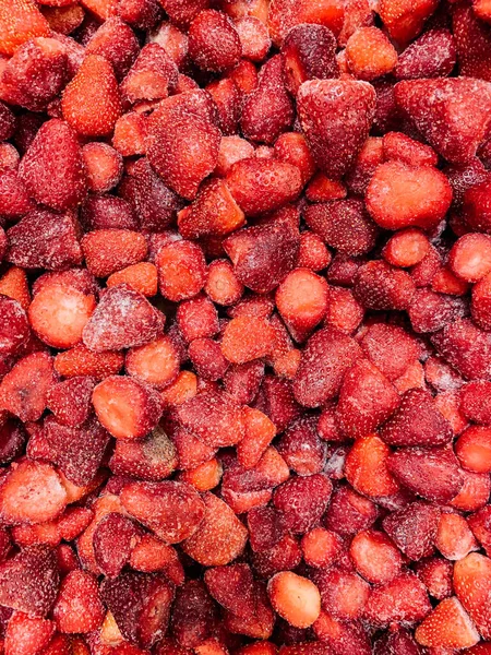 Massor av mogna frukt röda jordgubbar för att äta som en bakgrund — Stockfoto