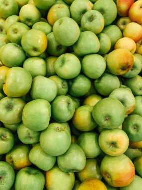 Arkaplan olarak yemek için olgun meyveli elmalar