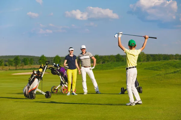 Família jogar golfe — Fotografia de Stock
