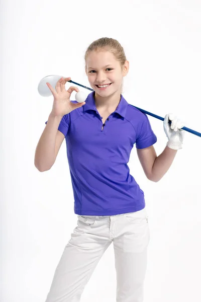 Chica bonita golfista en el fondo blanco en el estudio — Foto de Stock