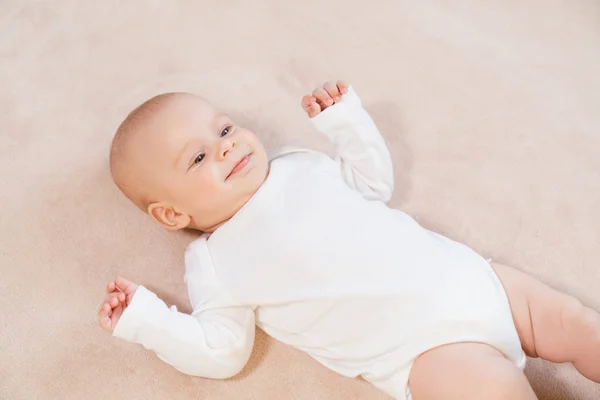 Felice orologio bambino per la mamma — Foto Stock