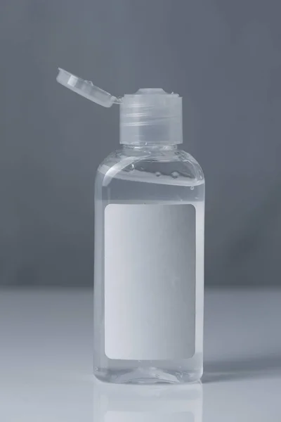 Flaska Antiseptisk Gel Isolerad Vit Grå Bakgrund — Stockfoto