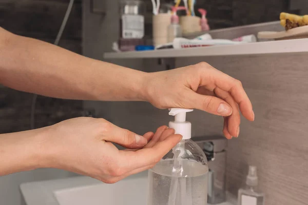 Utilizați Gel Alcool Curățați Curățarea Spălării Mâinilor Dezinfectant Bacterii Antivirale — Fotografie, imagine de stoc