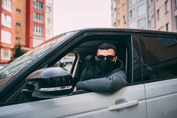 Man Black Medical Mask Handsome Brunette Driving Car Sitting Wheel — Stock Photo, Image