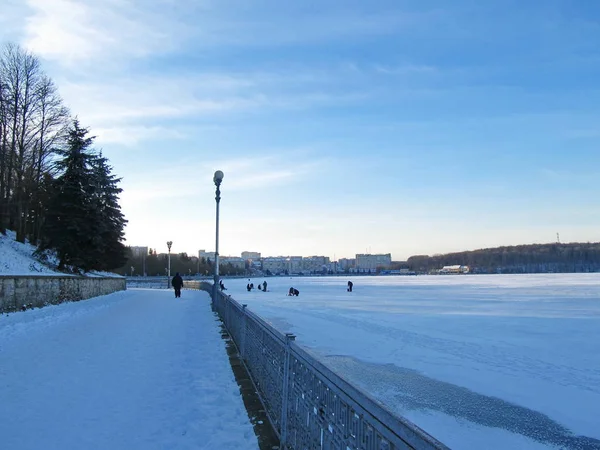 Inverno cidade beira-mar . — Fotografia de Stock