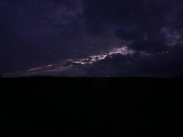 日没後の夜空 夜空に嵐の雲 ポディージャの静かな夜 — ストック動画