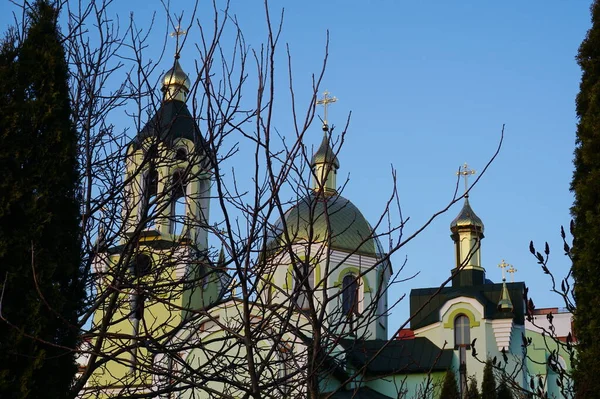 Goldkuppeln Der Ukraine Tempelbau Auf Blauem Himmel Hintergrund Strahlend Blauer — Stockfoto