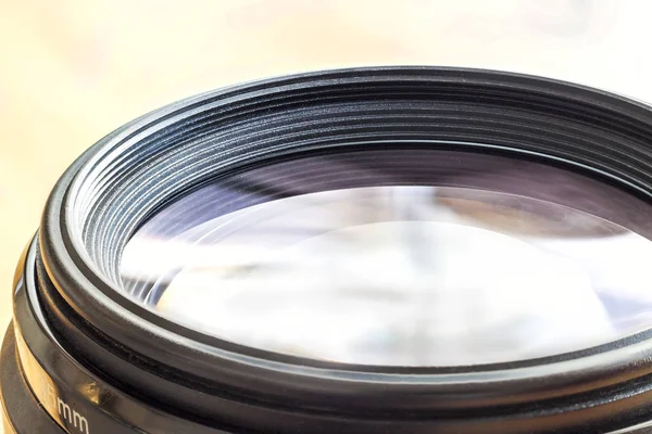 Lensa kamera dengan refleksi lensa. Penutup dari le fotografi — Stok Foto