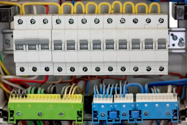 Gedoctoreerd distributie fuseboard. Elektrische benodigdheden. Electrica — Stockfoto