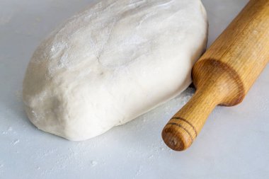 Hamur Ekmek, pizza ve pasta tarifi ev yapımı oklava preparatio