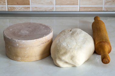 Hamur Ekmek, pizza ve pasta tarifi ev yapımı oklava preparatio