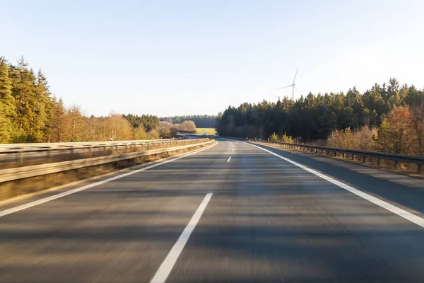 Ttraffic on highway ,fast cars traveling on the highway ,abstrac — Stock Photo, Image