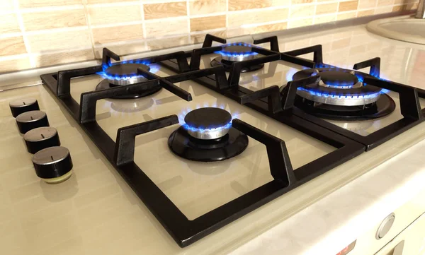 Closeup βολή του μπλε πυρκαγιά από εγχώρια κουζίνα. Αερίου cooke — Φωτογραφία Αρχείου