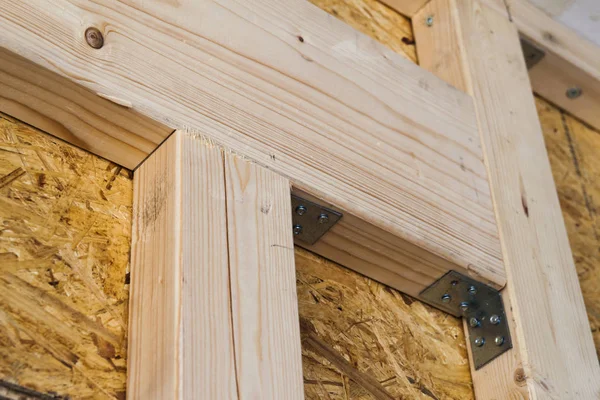Construction de murs à ossature de bois d'une nouvelle maison de campagne. Un — Photo
