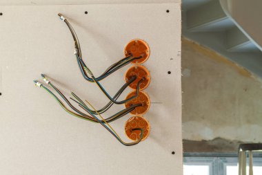 Yeni Elektrik Tesisatı, yuva plastik kutular ve elektrik