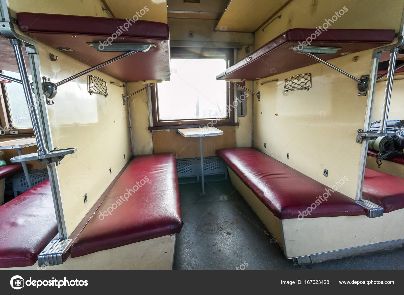 Innenraum Eines Eisenbahnwaggons Mit Leeren Sitzen Und Vintage
