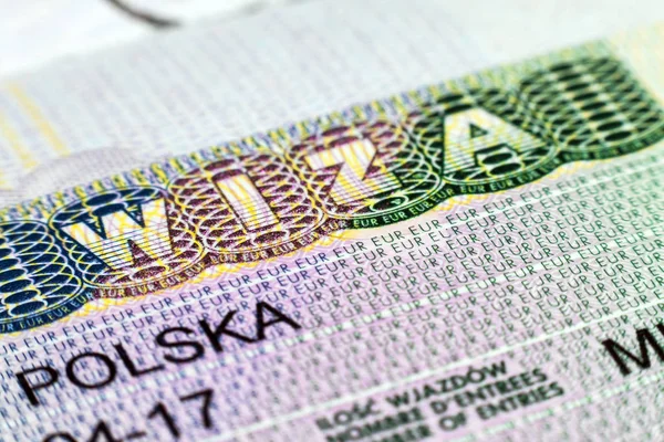 Закрытие визы в паспорте. Польша Шенгенской концепции путешествий . — стоковое фото