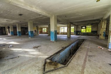 Eski depo binanın iç yok. Industria kalıntıları