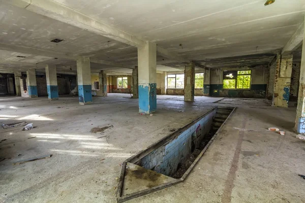 Eski depo binanın iç yok. Industria kalıntıları