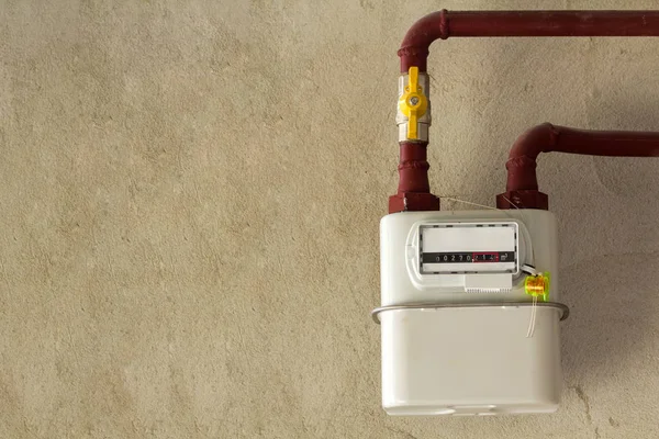 Medidor de gás em uma casa em renovação. Medidor de gás interno usado para mim — Fotografia de Stock