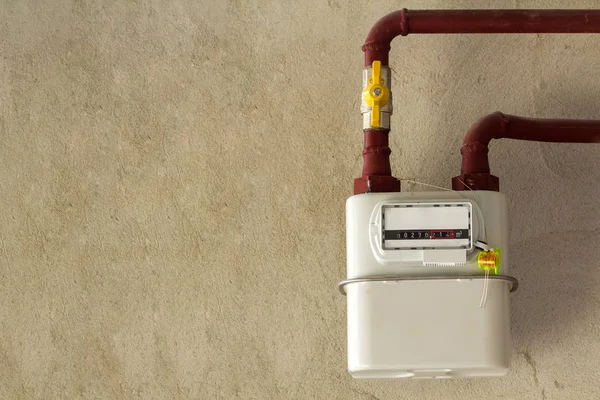 Gasmeter in een huis onder vernieuwing. Indoor gasmeter gebruikt voor mij — Stockfoto