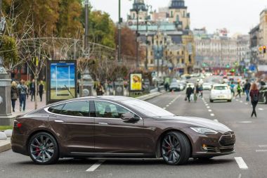 Kiev, Ukrayna - 20 Eylül 2017: Modern elektrikli otomobil s
