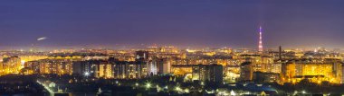Panorama gece hava görünümünü Ivano-Frankivsk City, Ukrayna.