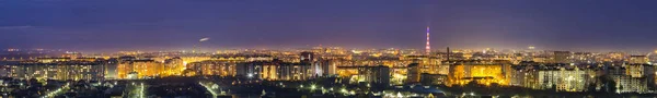 Vista aérea nocturna panorámica de la ciudad de Ivano-Frankivsk, Ucrania . —  Fotos de Stock