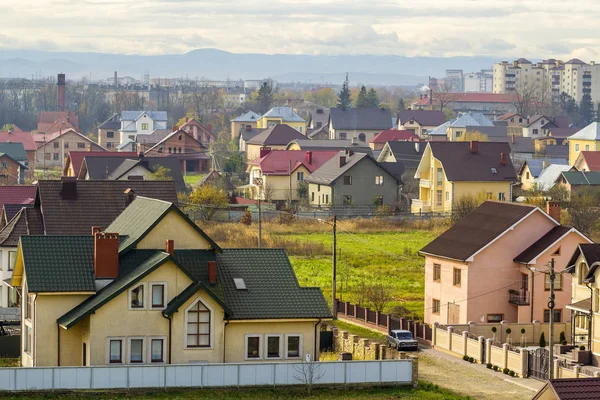 Vista aérea de zona residencial con casas modernas en Ivano-Fran — Foto de Stock