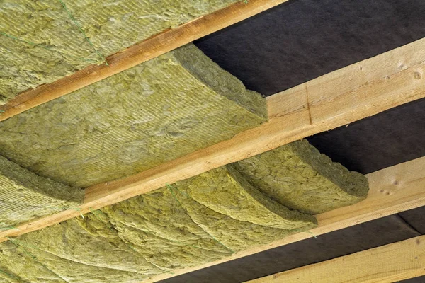 Thermal insulation mineral rock wool installation at the new bui — Stock Photo, Image