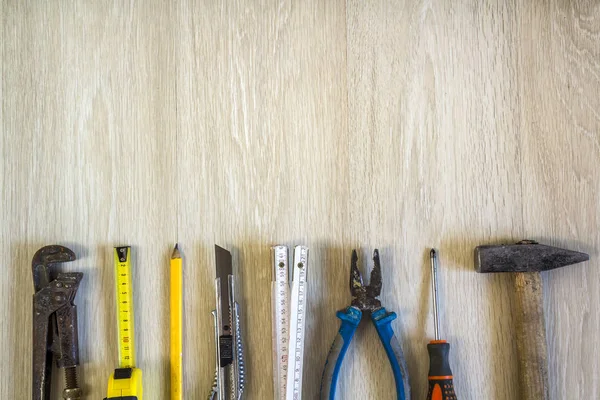 Costruzione, costruzione e riparazione di utensili set per lavori domestici su due — Foto Stock