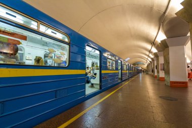 Kiev, Ukrayna - 15 Ekim 2017: Underground (metro) metro tra