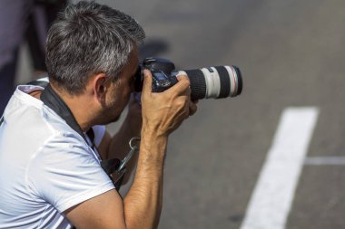 Kiev, Ukrayna - 14 Kasım 2017: Street fotoğrafçı ile prof
