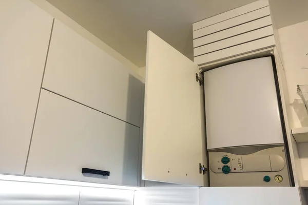 Ketel Pemanas Air Gas Rumah Dapur Furnitur Untuk Apartemen Pemanas — Stok Foto