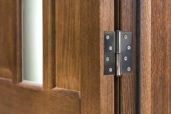 Detalhe close-up da porta de madeira marrom — Fotografia de Stock