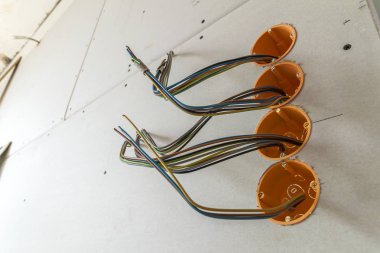 Yeni Elektrik Tesisatı, yuva plastik kutular ve elektrik