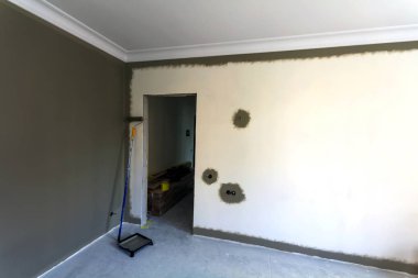 Apartement oda yenileme sırasında iç iş. Resim o