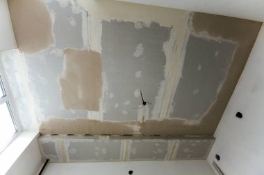 Oda onarım veya bina yeni ev veya apartement altında. Suspen