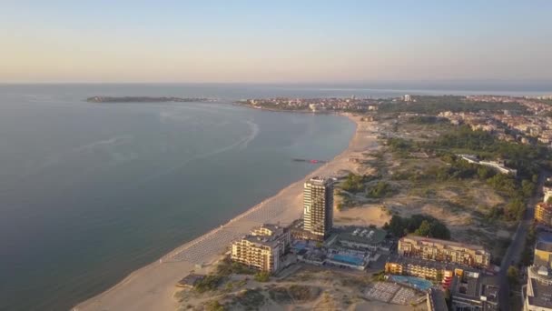 Luchtfoto Van Sunny Beach Stad Die Gelegen Aan Zwarte Zee — Stockvideo
