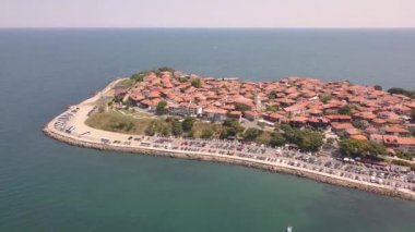 Bulgaristan 'ın Karadeniz kıyısındaki Nessebar antik kentinin havadan görünüşü.