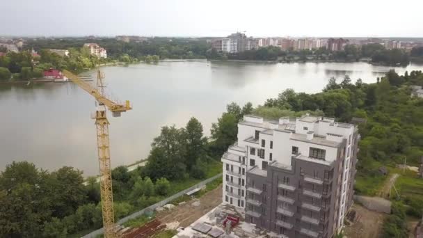 Vista Aérea Grúa Torre Edificio Residencial Construcción — Vídeo de stock