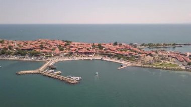 Bulgaristan 'ın Karadeniz kıyısındaki Nessebar antik kentinin havadan görünüşü.