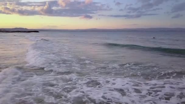 Vue Aérienne Une Surface Mer Avec Des Vagues Eau Bleue — Video