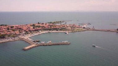 Bulgaristan 'ın Karadeniz kıyısındaki Nessebar antik kentinin havadan görünüşü.